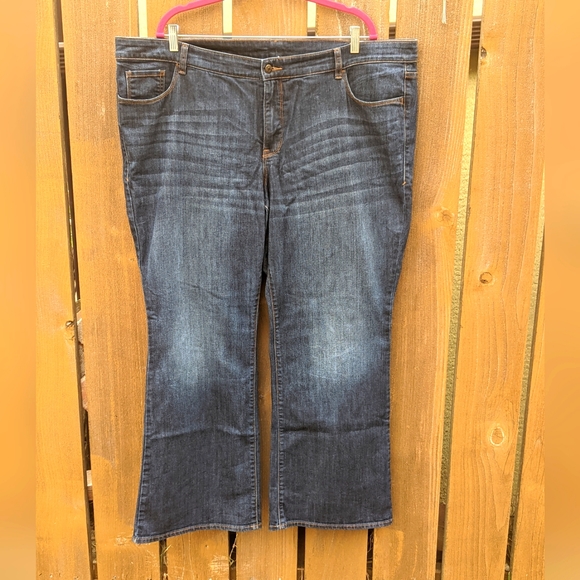 Old Navy Plus Size Flare Jeans Sz. 24W - Picture 1 of 6
